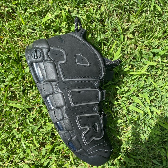 nike’s - Picture 2 of 2